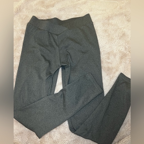 Butt scrunch V-waist crossover leggings - Picture 4 of 4